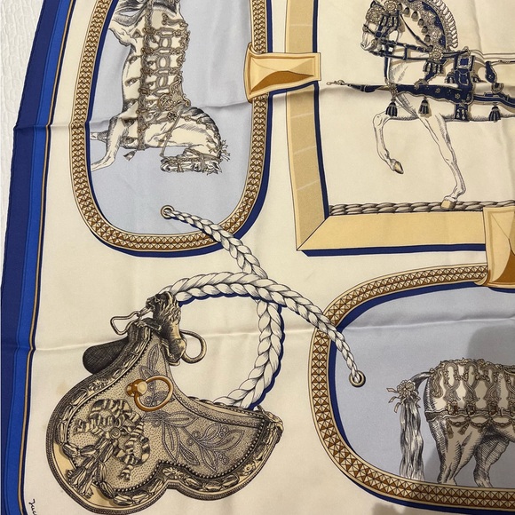 Hermes ‘ Grands Apparats Gorgeous blue, white, and gold square silk scarf 90 cm - Picture 13 of 15